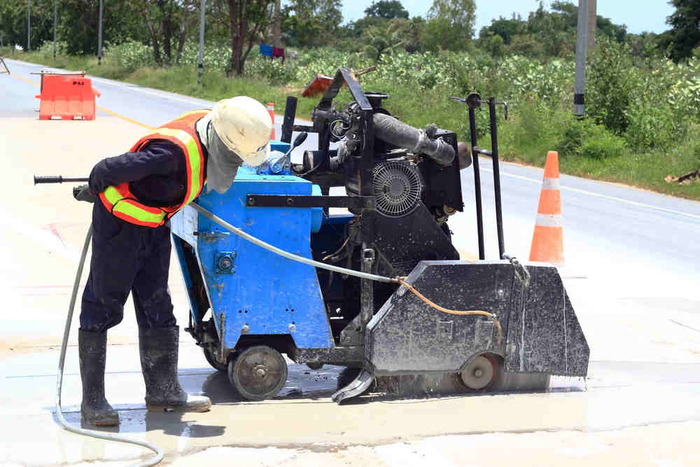 Concrete-road-cutting-machine.jpg